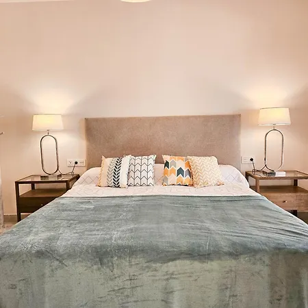 Two Bedroom In Jardiana Lotus In Apartment *